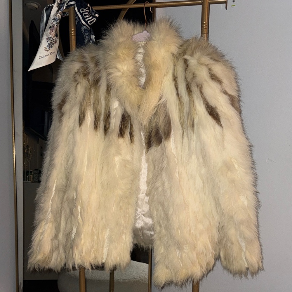 Luxurious Faux Fur Jacket in Cream and Brown